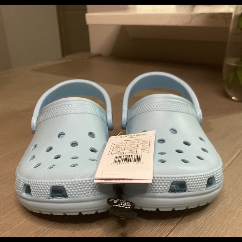 Crocs - Picture 3 of 5